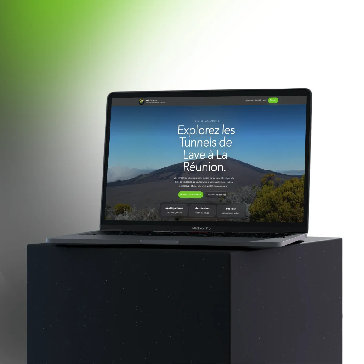 Page d’accueil du site Spéléo’Lave présentée sur un ordinateur portable